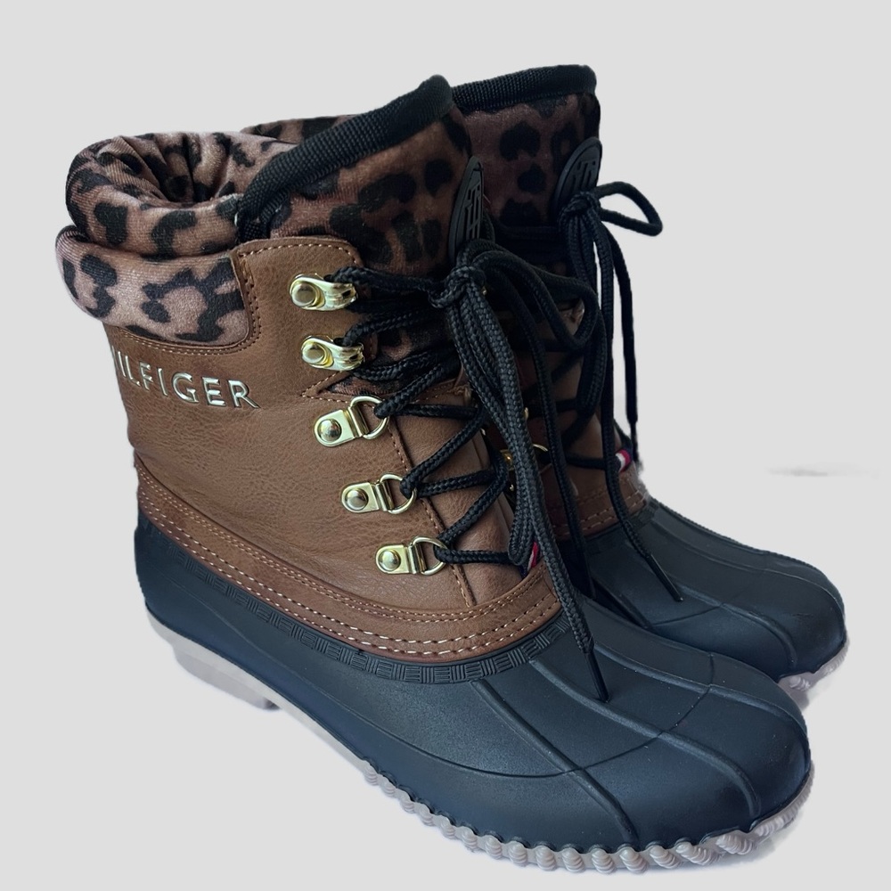 Tommy Hilfiger Trendy Brn/Blk “Muddy” Rubber Boots Leopard Print Lining Size 7 View 3